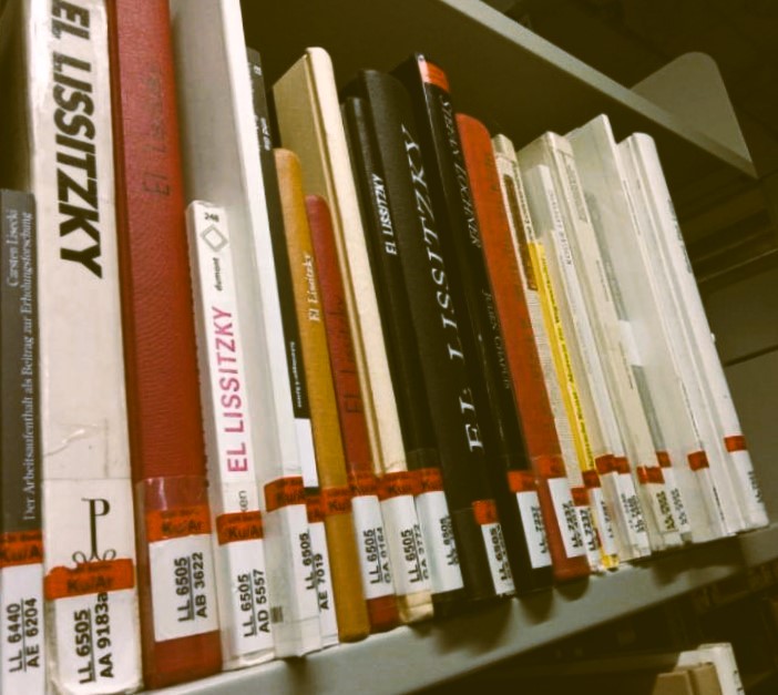 Netter Nachbar in der UdK Bibliothek.